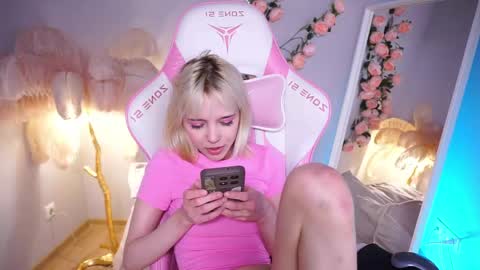 wow_angel online show from 05/24/26, 09:03