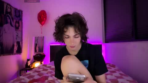 Snapshot of wow_lover chatting on 02/24/26, 07:56 Glen online show from 02/24/26, 07:56