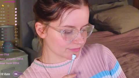 Snapshot of wow_luvng chatting on 01/10/25, 07:43 Rebecy online show from 01/10/25, 07:43