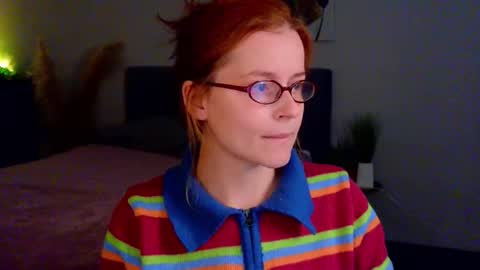 Snapshot of wow_luvng chatting on 09/19/25, 01:56 Rebecy online show from 09/19/25, 01:56