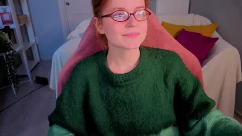 Snapshot of wow_luvng chatting on 09/28/25, 02:00 Rebecy online show from 09/28/25, 02:00