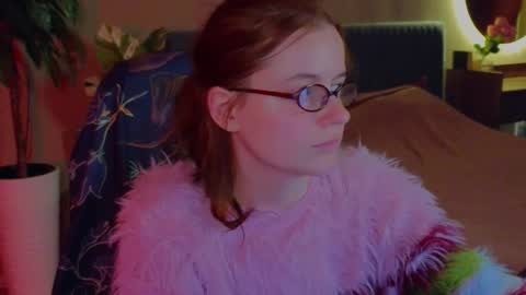 Snapshot of wow_luvng chatting on 11/11/25, 02:17 Rebecy online show from 11/11/25, 02:17