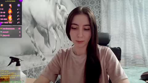 Snapshot of wow_porno_ chatting on 02/23/25, 03:18 Anna online show from 02/23/25, 03:18