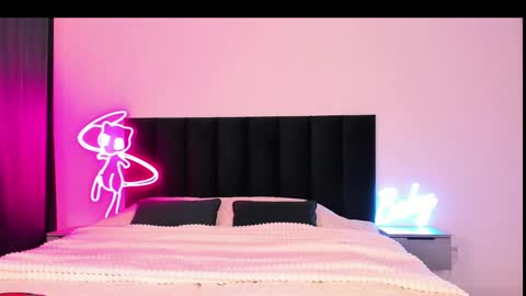 Snapshot of wowlovie666 chatting on 01/26/25, 03:59 Emi online show from 01/26/25, 03:59