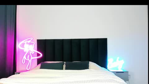 Snapshot of wowlovie666 chatting on 03/07/25, 05:08 Emi online show from 03/07/25, 05:08