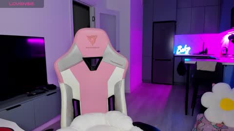 Snapshot of wowlovie666 chatting on 01/31/26, 07:11 Emi online show from 01/31/26, 07:11