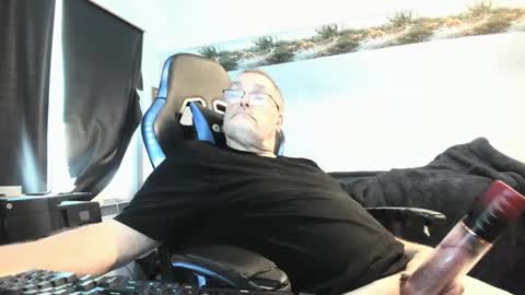 Snapshot of wowsers2022 chatting on 09/11/25, 08:20 wowsers2022 online show from 09/11/25, 08:20