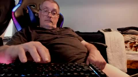 Snapshot of wowsers2022 chatting on 09/13/25, 05:24 wowsers2022 online show from 09/13/25, 05:24