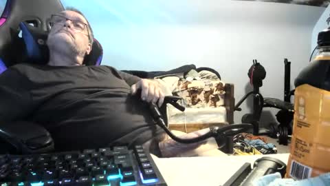 Snapshot of wowsers2022 chatting on 09/27/25, 04:45 wowsers2022 online show from 09/27/25, 04:45