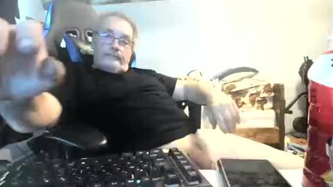 Snapshot of wowsers2022 chatting on 10/14/25, 08:09 wowsers2022 online show from 10/14/25, 08:09