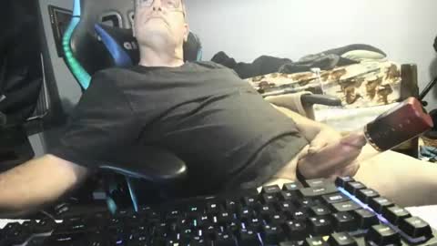 Snapshot of wowsers2022 chatting on 10/15/25, 08:14 wowsers2022 online show from 10/15/25, 08:14