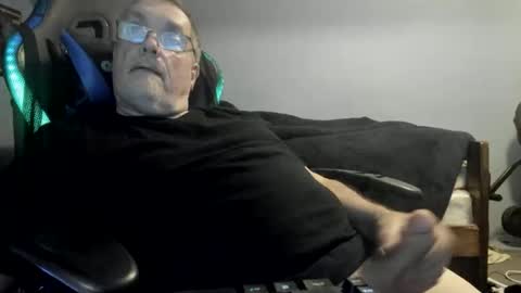 Snapshot of wowsers2022 chatting on 11/05/25, 03:06 wowsers2022 online show from 11/05/25, 03:06