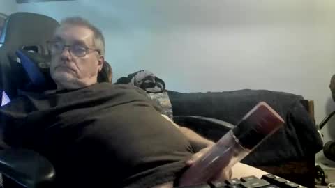 Snapshot of wowsers2022 chatting on 11/14/25, 06:50 wowsers2022 online show from 11/14/25, 06:50