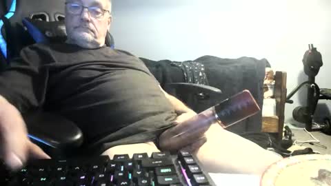 Snapshot of wowsers2022 chatting on 11/27/25, 06:48 wowsers2022 online show from 11/27/25, 06:48