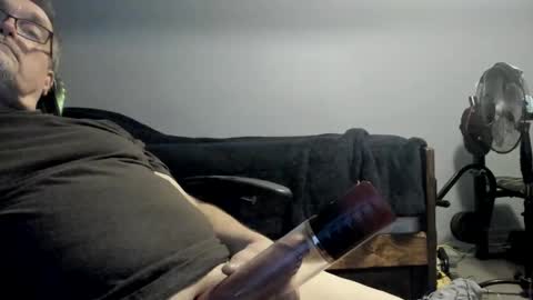 Snapshot of wowsers2022 chatting on 12/19/25, 12:50 wowsers2022 online show from 12/19/25, 12:50