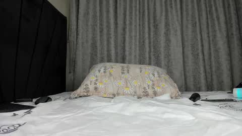              online show from 10/10/25, 02:43