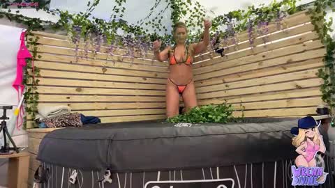 Wrenn Divine online show from 03/02/26, 02:57