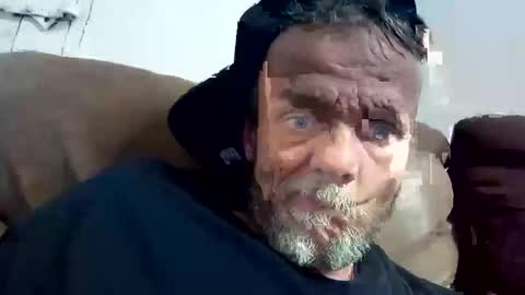 Snapshot of wsmfpfam chatting on 10/28/25, 05:55 Panic People online show from 10/28/25, 05:55