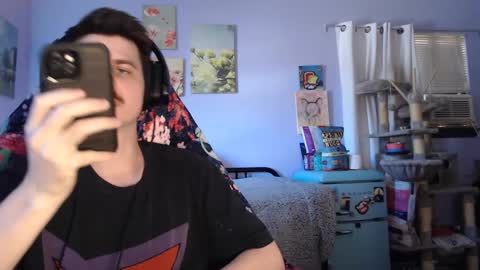 Snapshot of wyattfans_ chatting on 09/27/25, 06:35 Wyatt online show from 09/27/25, 06:35