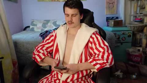 Snapshot of wyattfans_ chatting on 10/24/25, 06:59 Wyatt online show from 10/24/25, 06:59