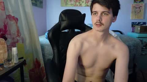 Snapshot of wyattfans_ chatting on 10/25/25, 07:08 Wyatt online show from 10/25/25, 07:08