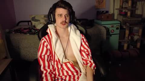 Snapshot of wyattfans_ chatting on 11/08/25, 06:24 Wyatt online show from 11/08/25, 06:24