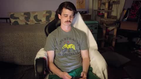 Snapshot of wyattfans_ chatting on 11/22/25, 04:00 Wyatt online show from 11/22/25, 04:00