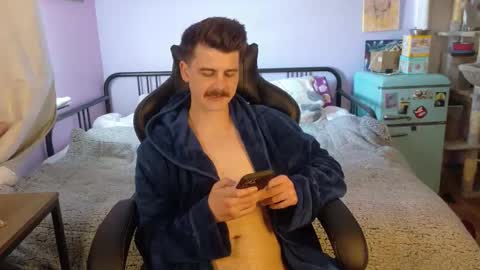 Snapshot of wyattfans_ chatting on 12/04/25, 06:49 Wyatt online show from 12/04/25, 06:49