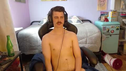 Snapshot of wyattfans_ chatting on 12/05/25, 06:48 Wyatt online show from 12/05/25, 06:48