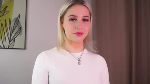 Lily online show from 02/18/26, 12:23