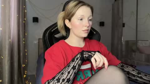 Snapshot of x__ivy_x chatting on 12/27/24, 10:01 eva online show from 12/27/24, 10:01