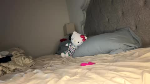 Snapshot of x_dreamgirl_x chatting on 01/12/25, 08:04 Mariah online show from 01/12/25, 08:04