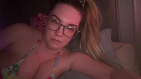 Snapshot of x_dreamgirl_x chatting on 03/06/25, 08:41 Mariah online show from 03/06/25, 08:41