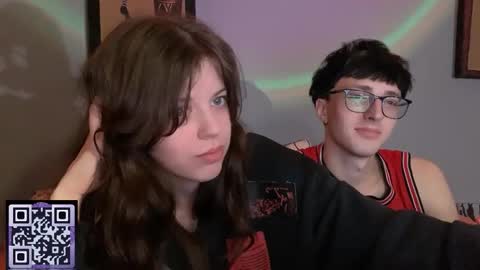 Philipp and Este online show from 09/23/25, 10:13