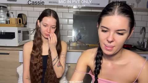 wiwi clap clap cat baby girl online show from 02/01/26, 10:36