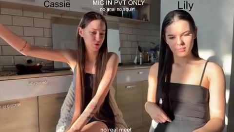 wiwi clap clap cat baby girl online show from 02/06/26, 10:29