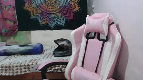 Snapshot of x_lexi_x chatting on 02/08/25, 09:13 x_lexi_x online show from 02/08/25, 09:13