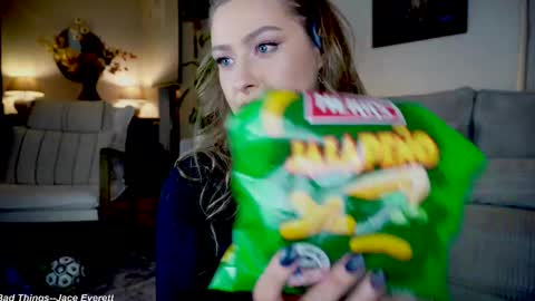 Lily online show from 02/11/25, 05:37