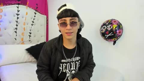 xaanderGrey online show from 10/14/25, 08:20