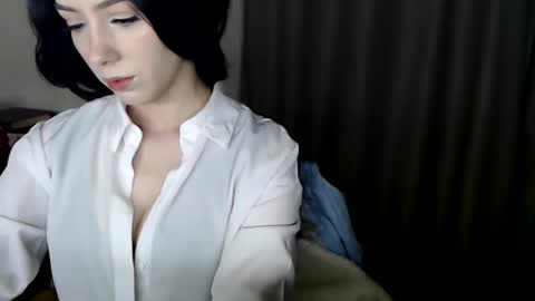 Snapshot of xan_ex chatting on 11/24/25, 02:11 xan_ex online show from 11/24/25, 02:11