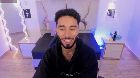 ISSANDER online show from 02/08/25, 07:38