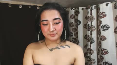 Snapshot of xasianempressx chatting on 01/12/25, 10:01 Nira NOT INTO CHEAP GUYS online show from 01/12/25, 10:01