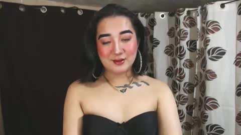 Snapshot of xasianempressx chatting on 01/21/25, 08:21 Nira NOT INTO CHEAP GUYS online show from 01/21/25, 08:21