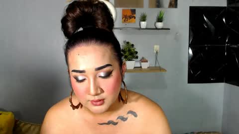 Nira   NOT INTO CHEAP GUYS  online show from 07/19/26, 06:44