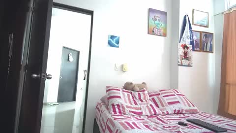 Snapshot of xayah_y_rakan chatting on 01/06/25, 03:40 xayah_y_rakan online show from 01/06/25, 03:40