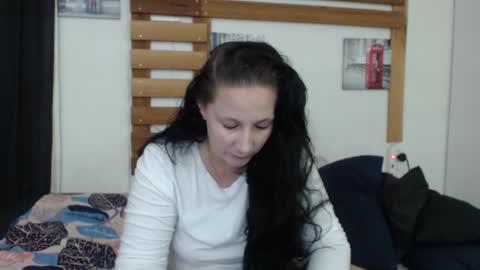 Kelly online show from 12/21/25, 10:06