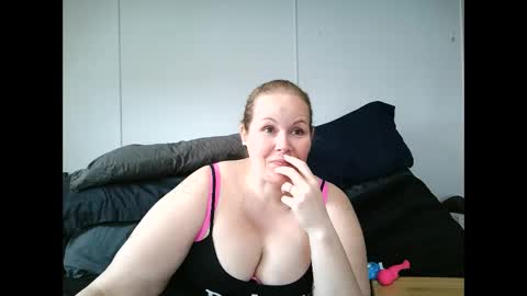 Snapshot of xbeautifulxliex chatting on 05/05/26, 02:25 xbeautifulxliex online show from 05/05/26, 02:25