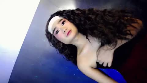 Snapshot of xchinita_kyanggx chatting on 12/22/24, 03:22 kianna online show from 12/22/24, 03:22