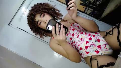 Snapshot of xchinita_kyanggx chatting on 01/28/25, 06:39 kianna online show from 01/28/25, 06:39