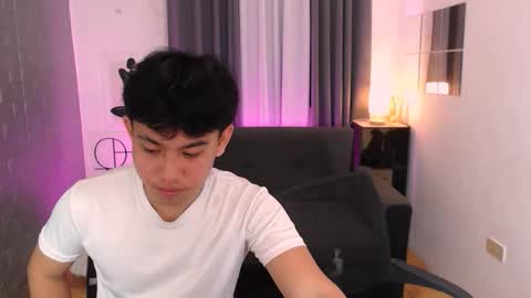 Snapshot of xcigbatecum chatting on 09/30/25, 07:19 Charlie online show from 09/30/25, 07:19